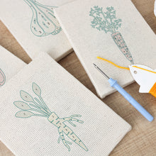 Afbeelding in Gallery-weergave laden, Punch Needle Set - 4 Mini Canvas Groentes
