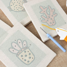 Afbeelding in Gallery-weergave laden, Punch Needle Set - 4 Mini Canvas Zeedieren Set 2
