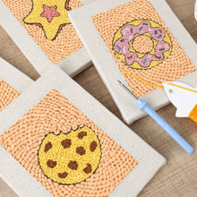 Afbeelding in Gallery-weergave laden, Punch Needle Set - 4 Mini Canvas Zoetigheden
